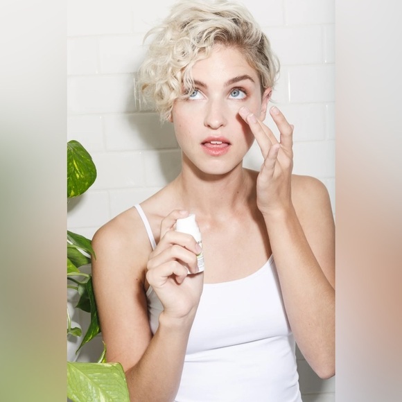 Goldenfaden MD - Bright Eyes Skincare Cream - Picture 7 of 11